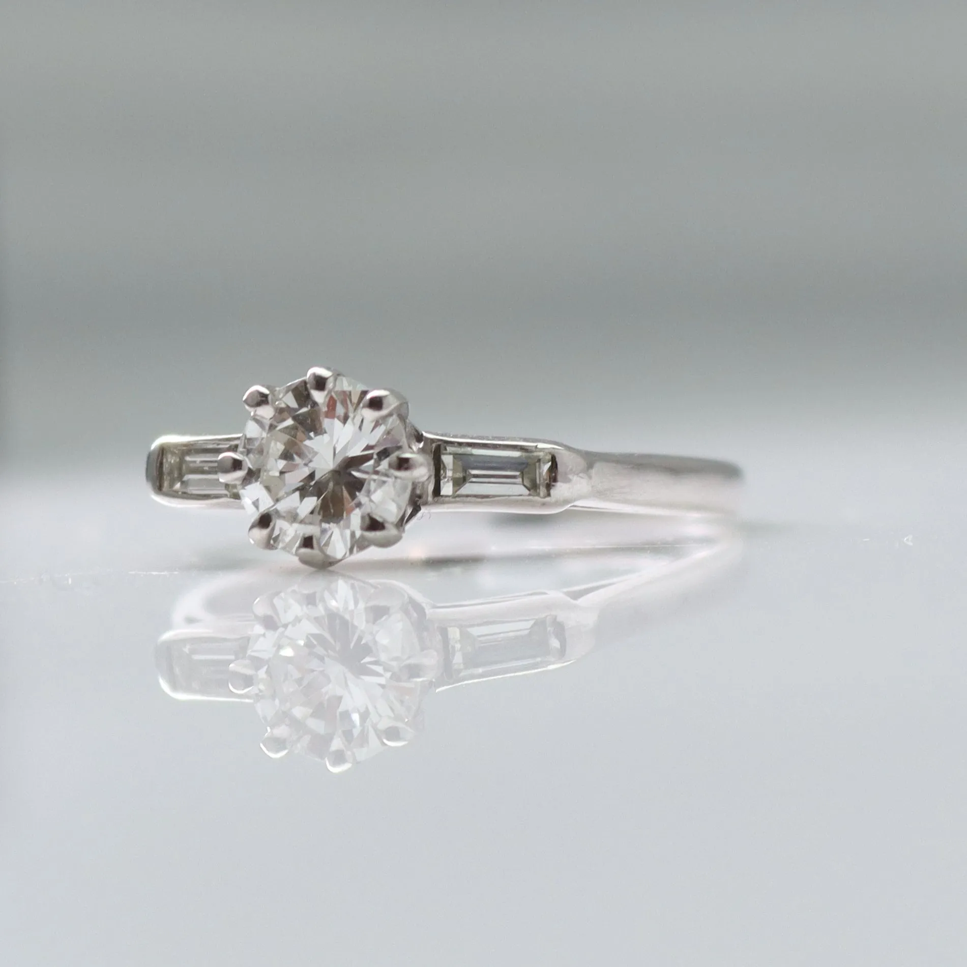 Art Deco 18 carat White Gold Diamond Solitaire