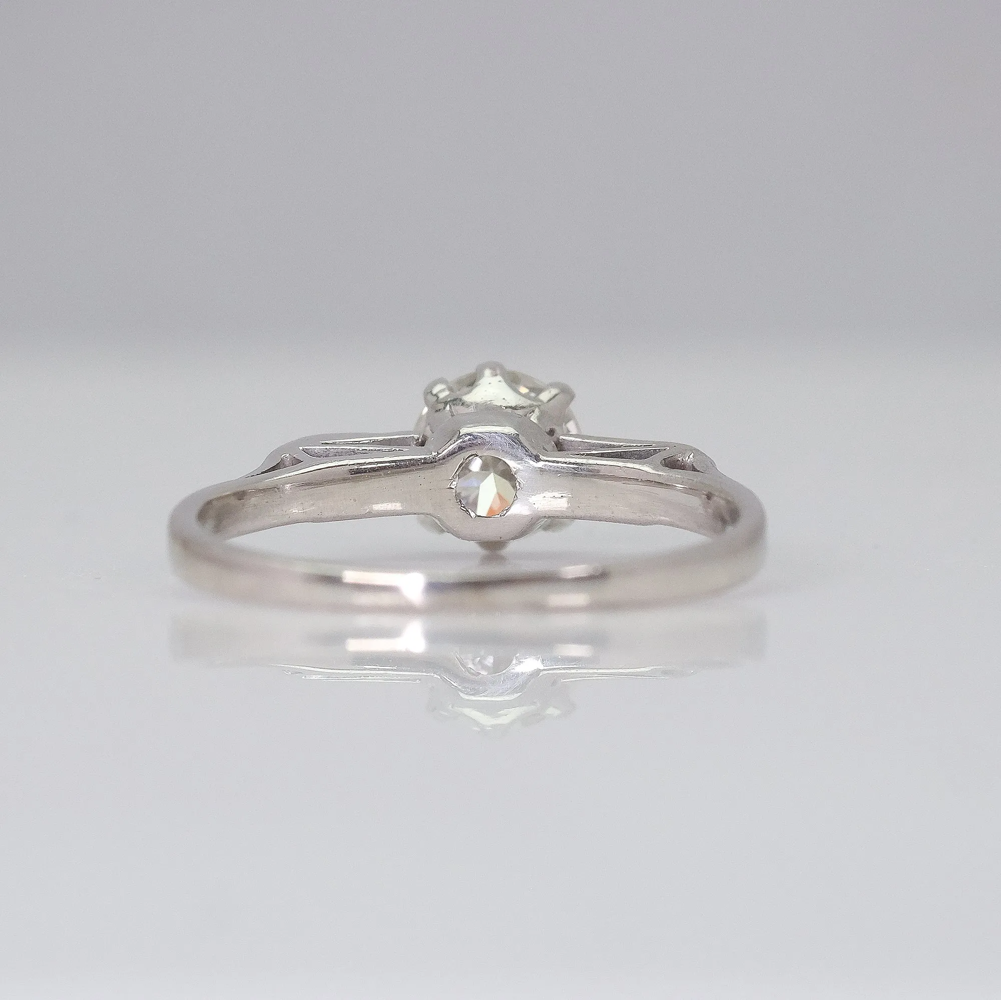 Art Deco 18 carat White Gold Diamond Solitaire