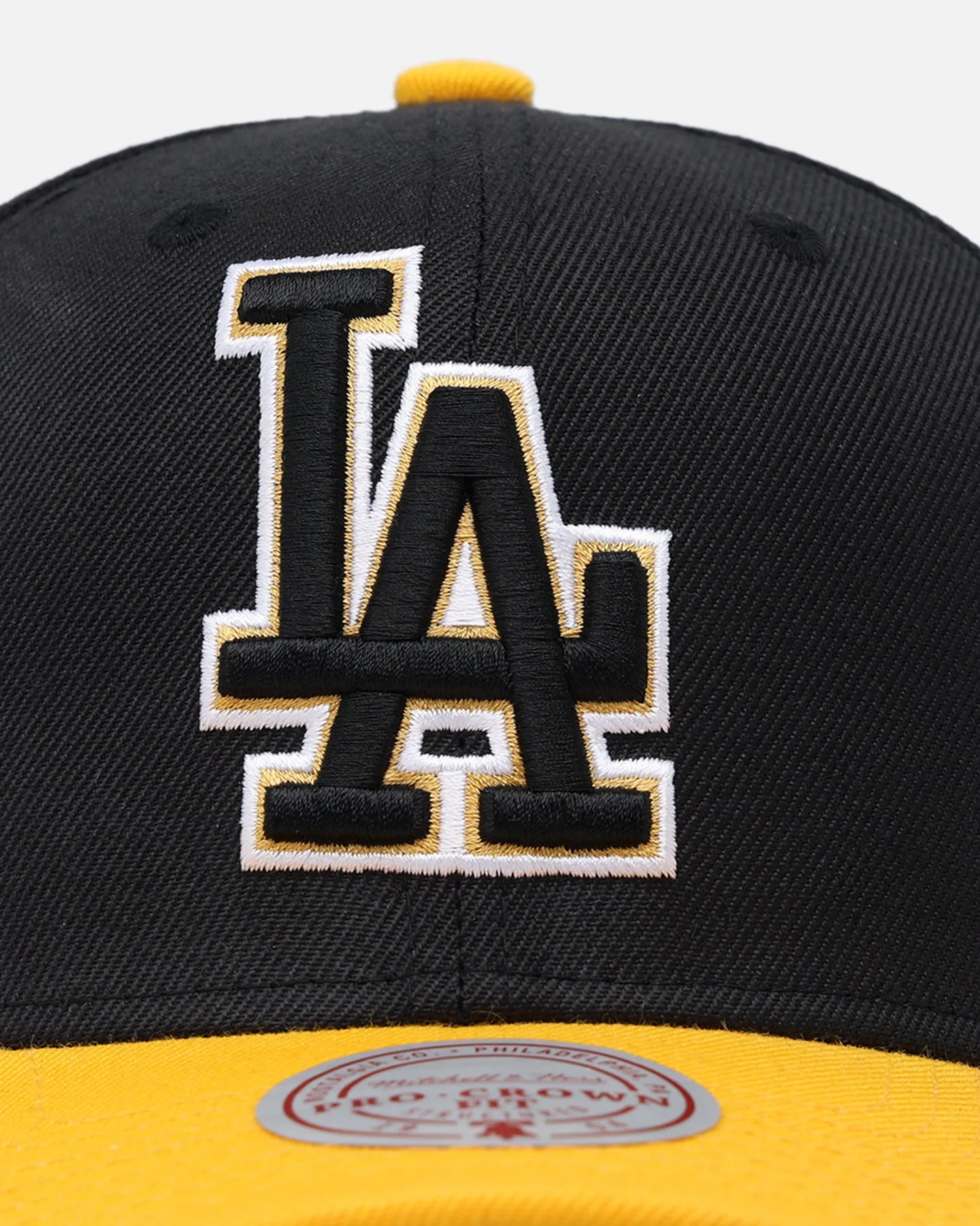 Mitchell & Ness Los Angeles Dodgers Enter The Dragon Pro Crown Snapback Black/Ochre