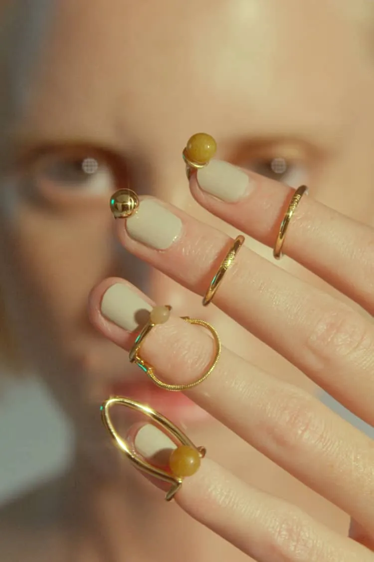 Nail rings set in gold